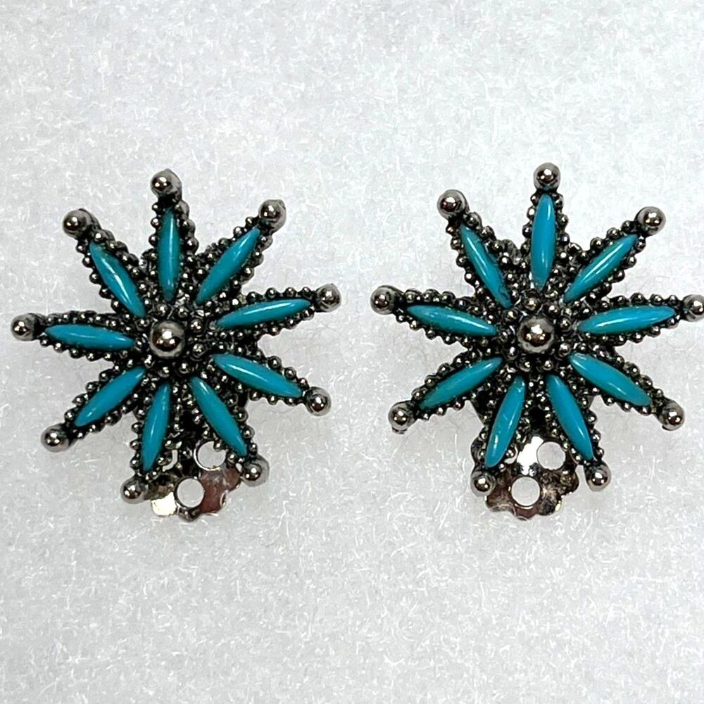 Vintage Starburst Sunburst Clip On Earrings 9 Point Faux Turquoise Cluster
